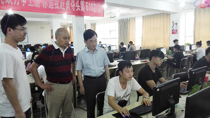 李柱梁一行赴武汉工程职业技术学院及校企合作单位考察调研电子商务技术服务